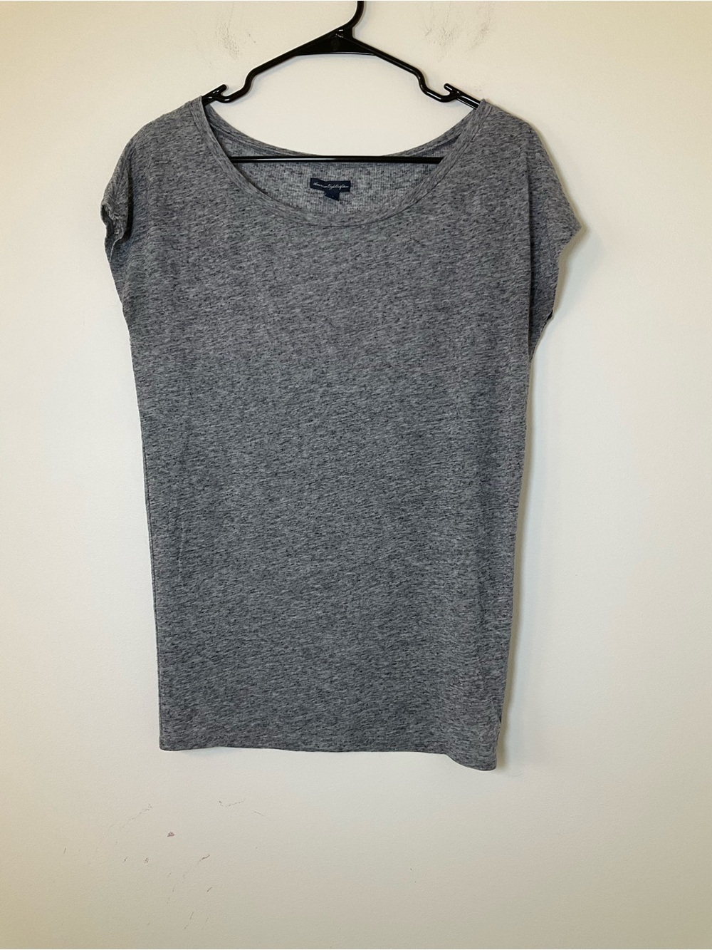 American Eagle Soft & Sexy Gray Scoop Neck Tee Size Small